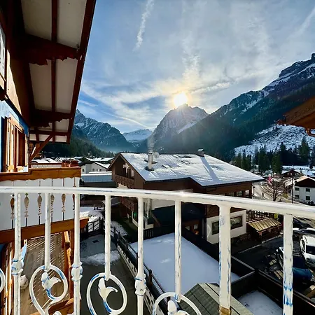 Dolomiti Luxury Mountain View Bike Friendly Aparthotel