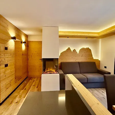 Dolomiti Luxury Mountain View Bike Friendly Aparthotel *