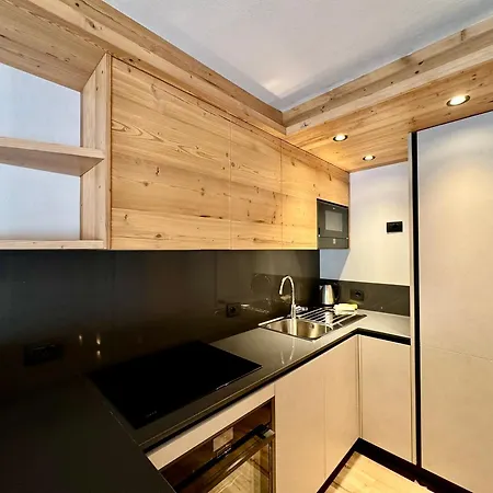 Dolomiti Luxury Mountain View Bike Friendly Aparthotel Canazei
