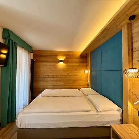 Dolomiti Luxury Mountain View Bike Friendly Aparthotel